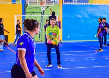 Governo do Amapá inaugura quadra moderna com piso olímpico e transforma estrutura da Escola Mineko Hayashida em Laranjal do Jari
