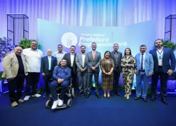 Clécio Luís destaca protagonismo dos municípios e entrega Prêmio Sebrae Prefeitura Empreendedora no Amapá