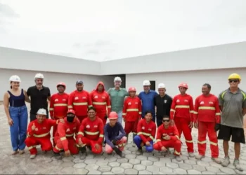 Governador Clécio Luís vistoria obras da nova UPA da Zona Oeste de Macapá