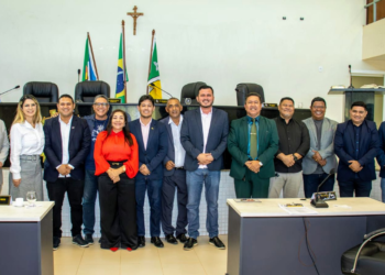 Câmara de Santana homenageia pastores e destaca atuação da AMMIS em sessão especial