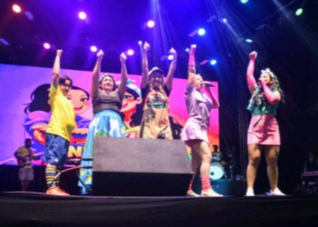 Prefeitura promove noite de alegria para as famílias com show do Três Palavrinhas no Macapá Verão