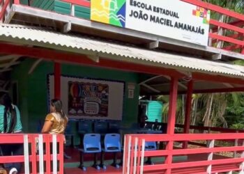 SECRETÁRIA SIMONE SOUZA CELEBRA DESTAQUE DE ESCOLA RIBEIRINHA DO AMAPÁ NO IDEB